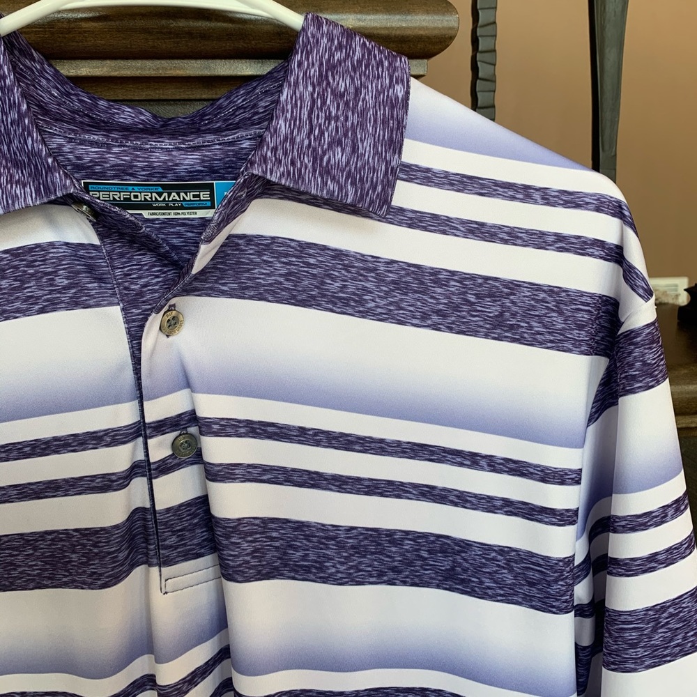 •ROUNDTREE & YORKE• performance shirt
